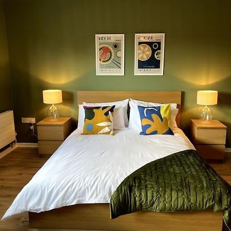 Colourful, Bright And Chic 2 Storey Apartment Mánchester Exterior foto