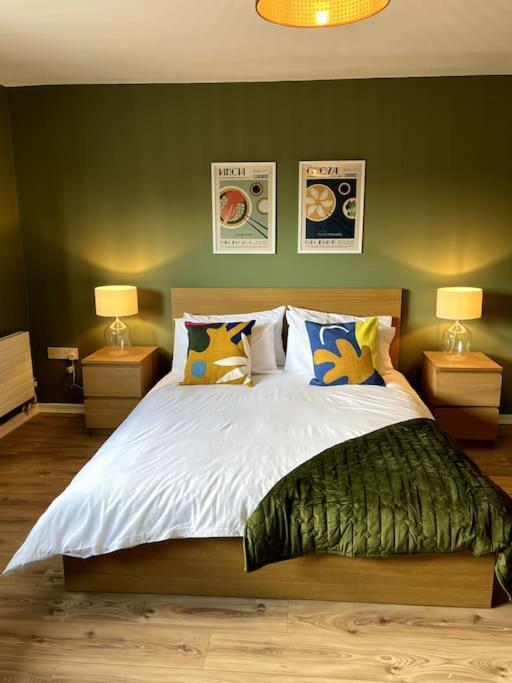 Colourful, Bright And Chic 2 Storey Apartment Mánchester Exterior foto
